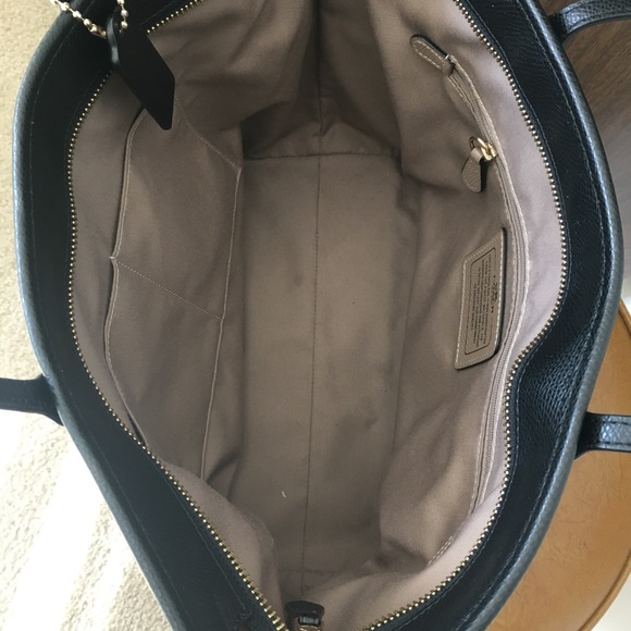 Coach purse - Picture 3 of 5